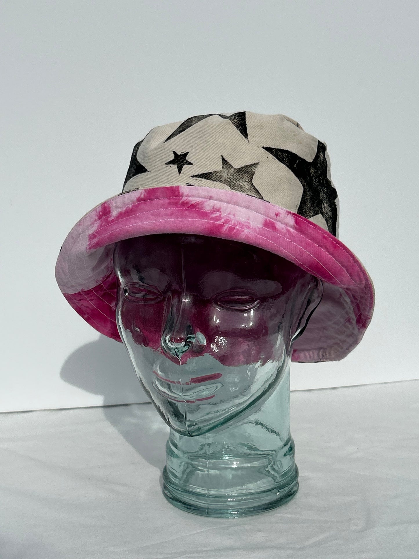 Handmade Reversible Bucket Hat - Medium Beige stars and Pink Ice Dye
