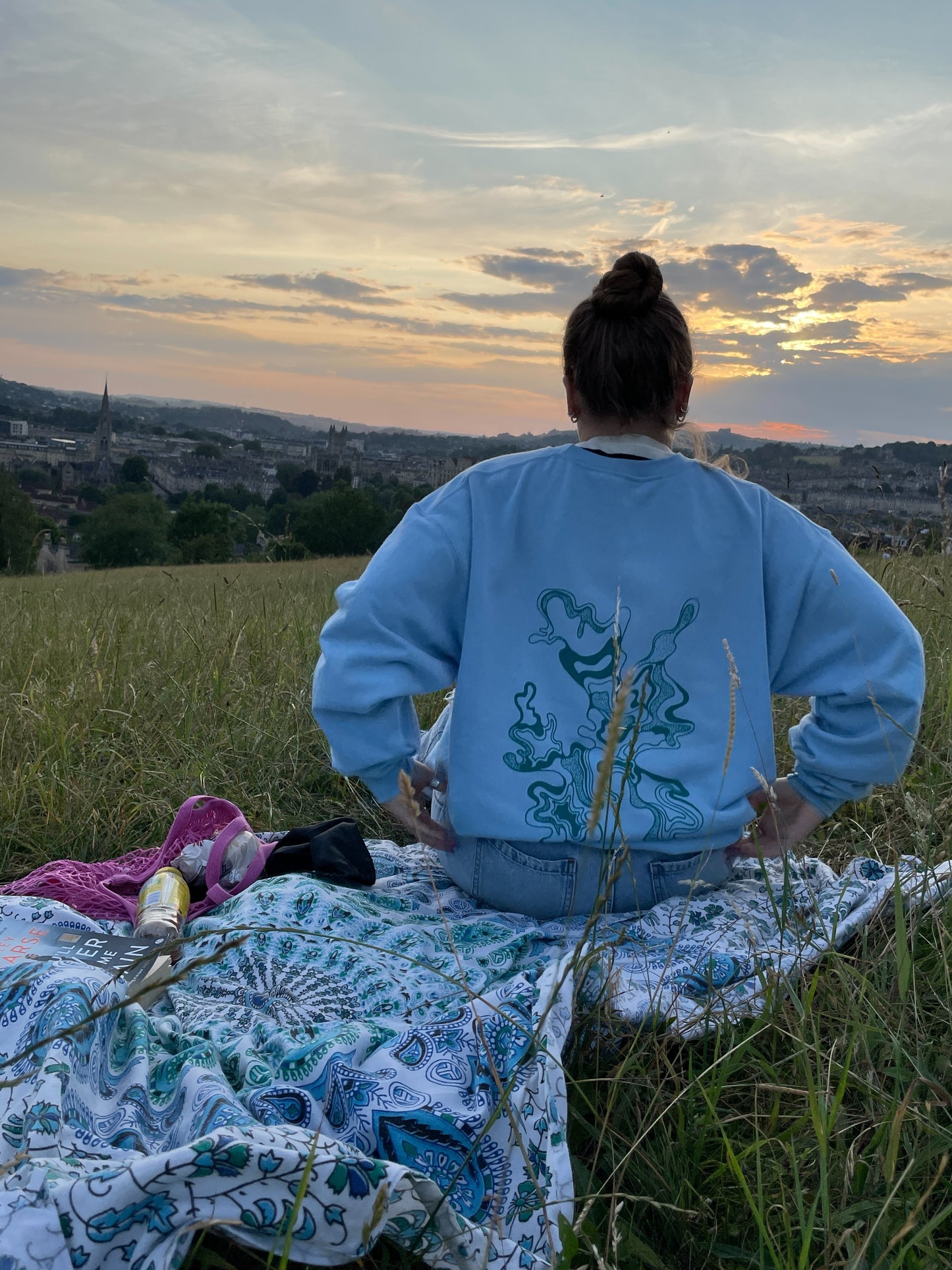 Nessa Sweatshirt in Baby Blue